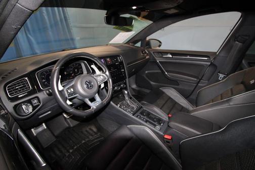 2019 Volkswagen Golf R 2.0T w/DCC & Navigation