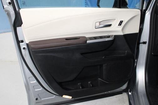 2024 Toyota Sienna Platinum 7 Passenger