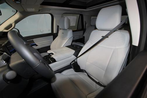 Agate Black 2026 Ford Expedition Max Platinum