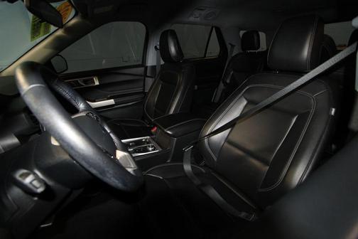 Blue Metallic 2022 Ford Explorer XLT