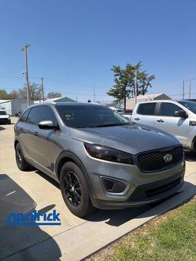 Titanium Silver 2016 Kia Sorento LX