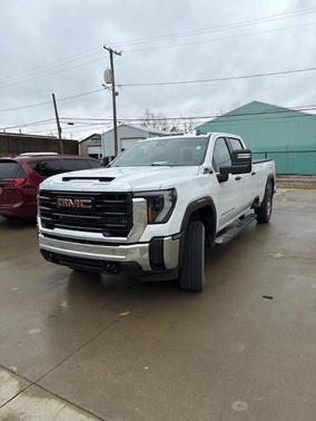 2024 GMC Sierra 2500 Pro