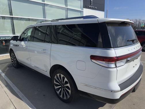 2023 Lincoln Navigator L Reserve