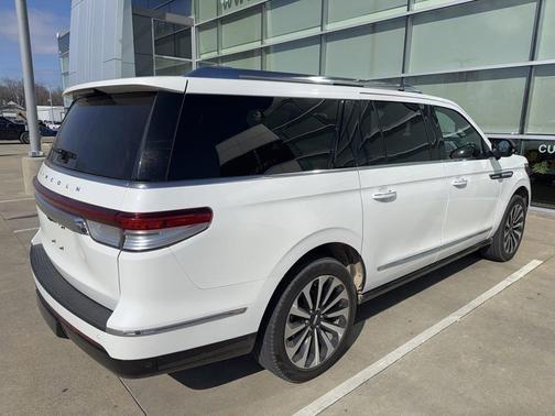 2023 Lincoln Navigator L Reserve