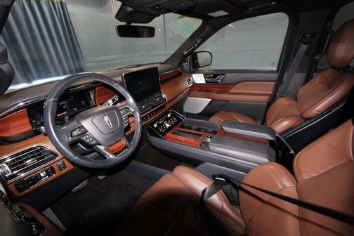 2023 Lincoln Navigator L Reserve
