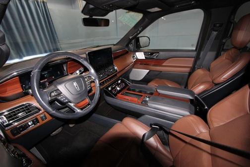 2023 Lincoln Navigator L Reserve
