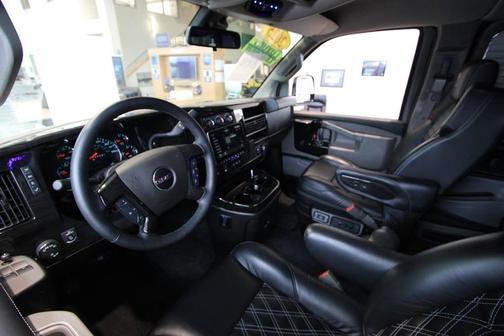 2025 GMC Savana 2500 Work Van