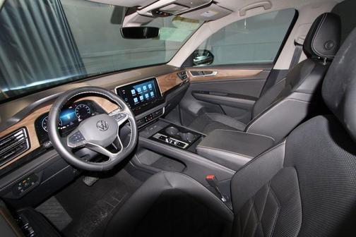 2025 Volkswagen Atlas 2.0T SE