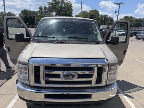 Tan 2009 Ford E350 Super Duty