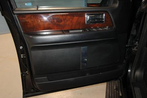 Velvet 2016 Lincoln Navigator L Select