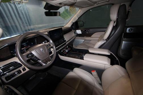 2022 Lincoln Navigator L Reserve