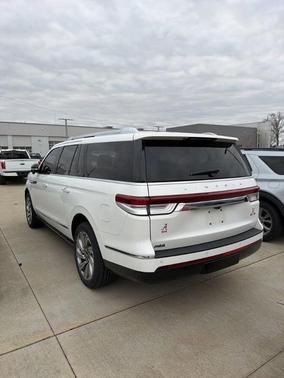 2022 Lincoln Navigator L Reserve