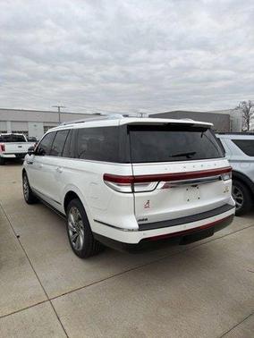 2022 Lincoln Navigator L Reserve