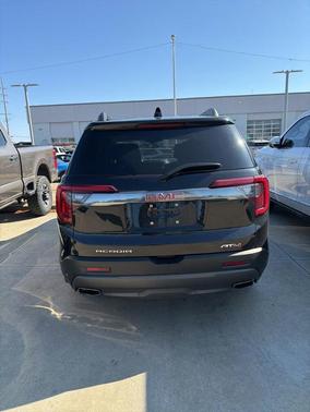 2022 GMC Acadia AT4