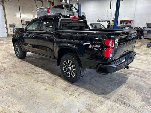 Black 2026 Chevrolet Colorado Z71