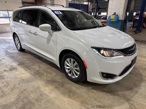 2018 Chrysler Pacifica Touring-L