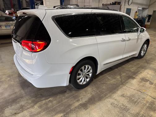 2018 Chrysler Pacifica Touring-L