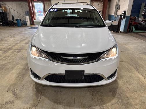 2018 Chrysler Pacifica Touring-L