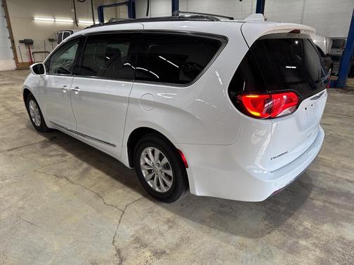 2018 Chrysler Pacifica Touring-L