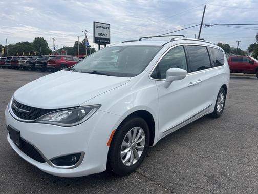 2018 Chrysler Pacifica Touring-L