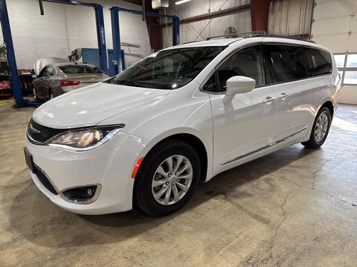 2018 Chrysler Pacifica Touring-L