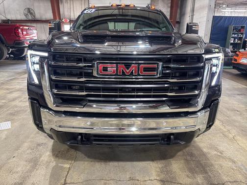 2024 GMC Sierra 3500 SLT