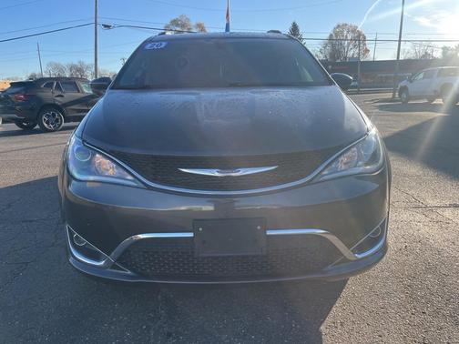 2020 Chrysler Pacifica Touring L