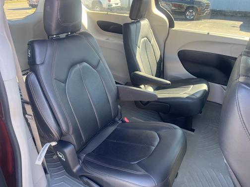 2018 Chrysler Pacifica Touring-L