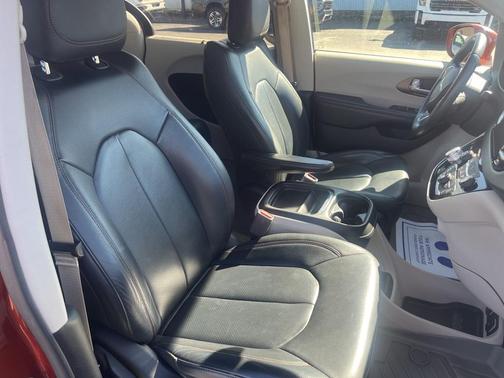 2018 Chrysler Pacifica Touring-L