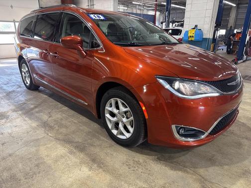 2018 Chrysler Pacifica Touring-L