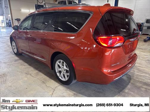 2018 Chrysler Pacifica Touring-L