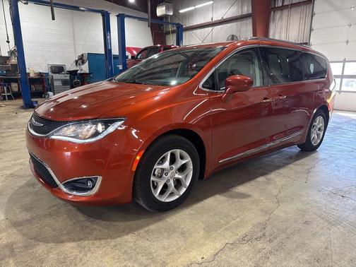 2018 Chrysler Pacifica Touring-L