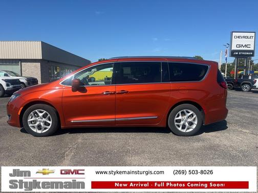 2018 Chrysler Pacifica Touring-L