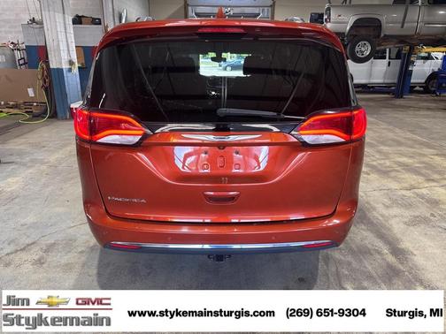 2018 Chrysler Pacifica Touring-L