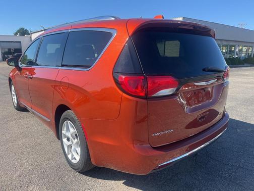 2018 Chrysler Pacifica Touring-L