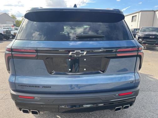 2024 Chevrolet Traverse LT