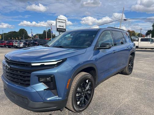 2024 Chevrolet Traverse LT