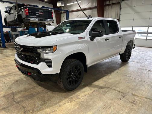 Summit White 2026 Chevrolet Silverado 1500 LT Trail Boss