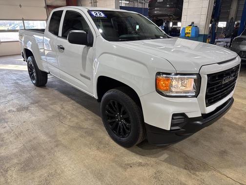 2022 GMC Canyon Elevation Standard