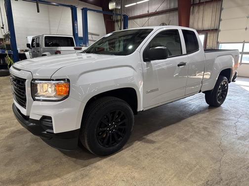 2022 GMC Canyon Elevation Standard