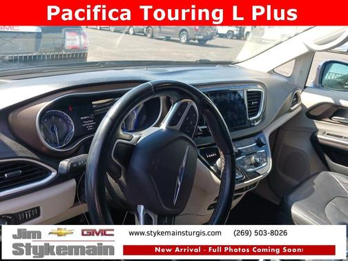 2017 Chrysler Pacifica Touring-L