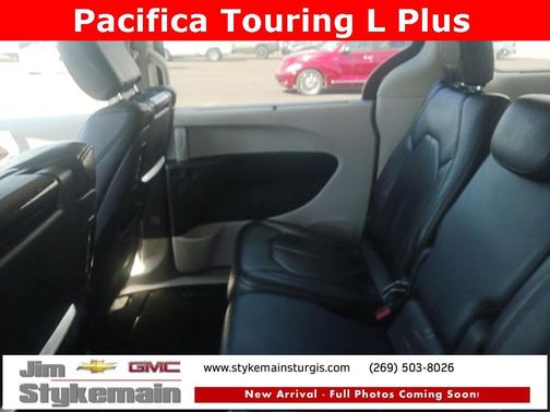 2017 Chrysler Pacifica Touring-L