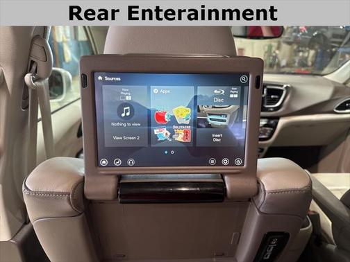 2017 Chrysler Pacifica Touring-L
