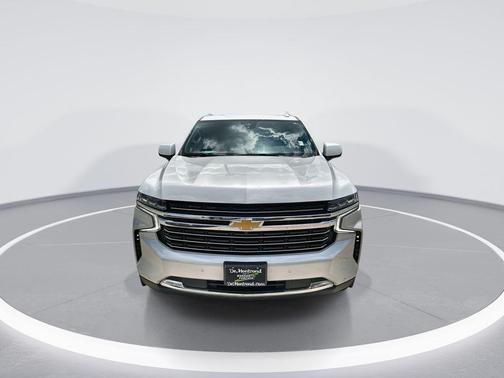 Iridescent Pearl Tricoat 2024 Chevrolet Tahoe LT