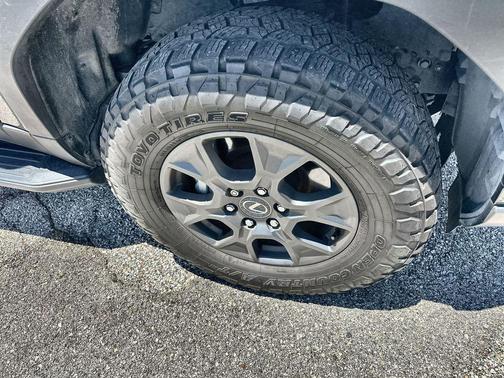 Nori Green Pearl 2024 Lexus GX 550 Overtrail