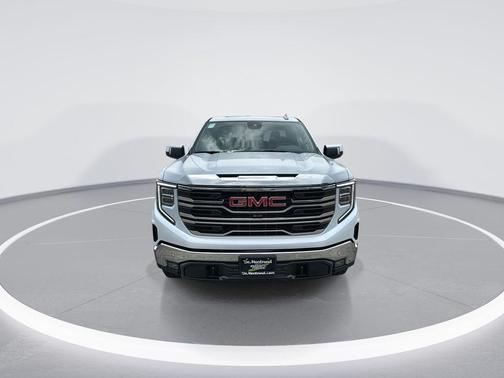 Glacier White Tricoat 2026 GMC Sierra 1500 SLT