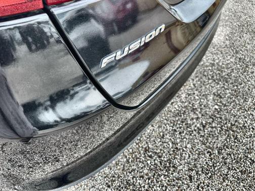 TUXEDO BLACK METALLIC 2014 Ford Fusion Hybrid SE