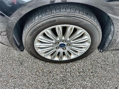 TUXEDO BLACK METALLIC 2014 Ford Fusion Hybrid SE