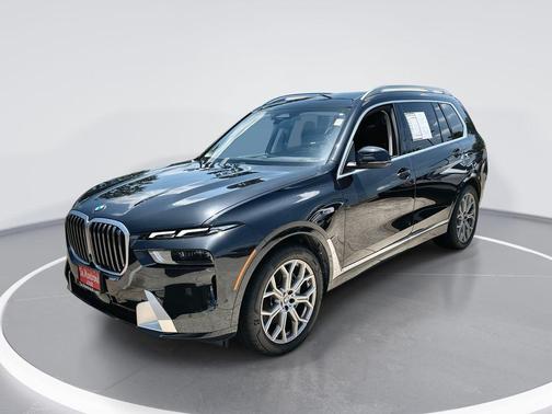 Black Sapphire Metallic 2024 BMW X7 xDrive40i