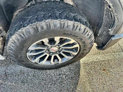 2021 GMC Sierra 1500 AT4